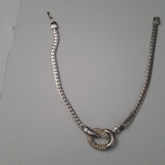Neckless snake like skin chain design with gorgeous front beats embodied - Picture 2 of 6